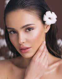 Natural makeup look, close up of face